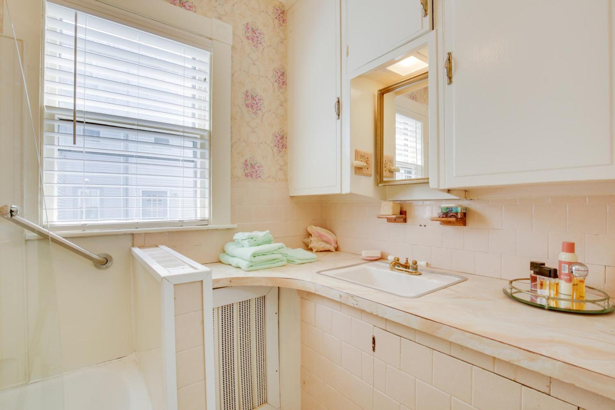 Quaint Beverly Townhome Walk To Beach And Downtown! エクステリア 写真