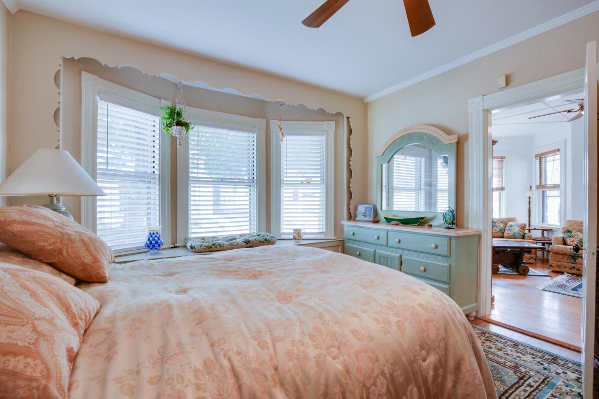 Quaint Beverly Townhome Walk To Beach And Downtown! エクステリア 写真